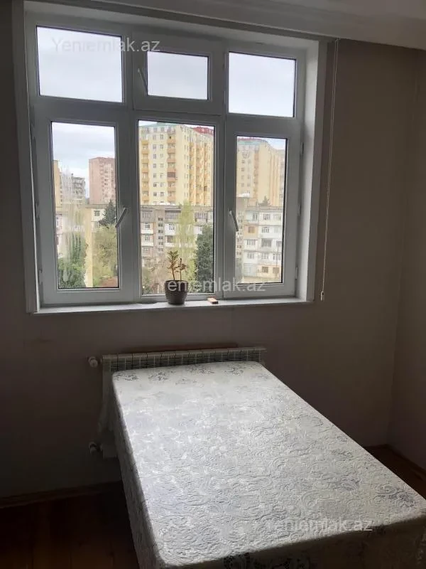 Satılır 3 otaqlı köhnə tikili 80 m²
