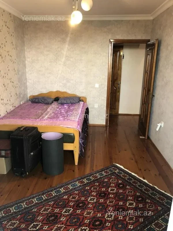 Satılır 3 otaqlı köhnə tikili 80 m²