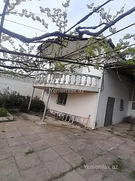 Satılır 5 otaqlı həyət evi 200 m²