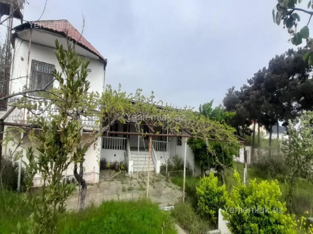 Satılır 5 otaqlı həyət evi 200 m²