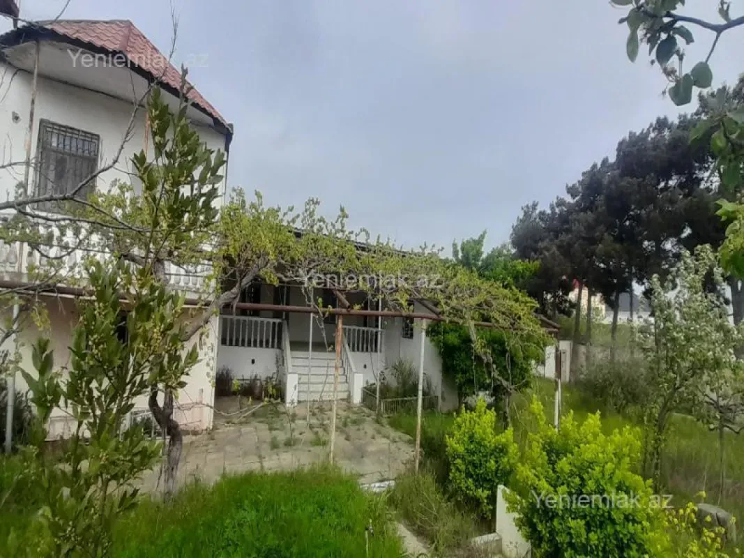 Satılır 5 otaqlı həyət evi 200 m²