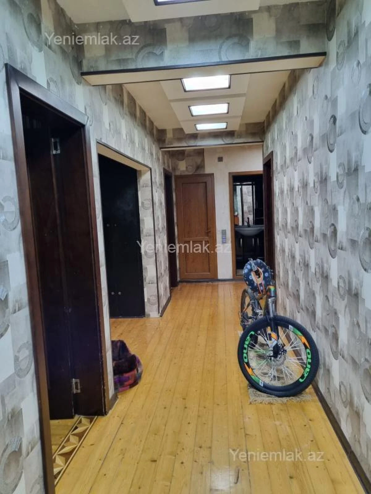 Satılır 4 otaqlı köhnə tikili 110 m²