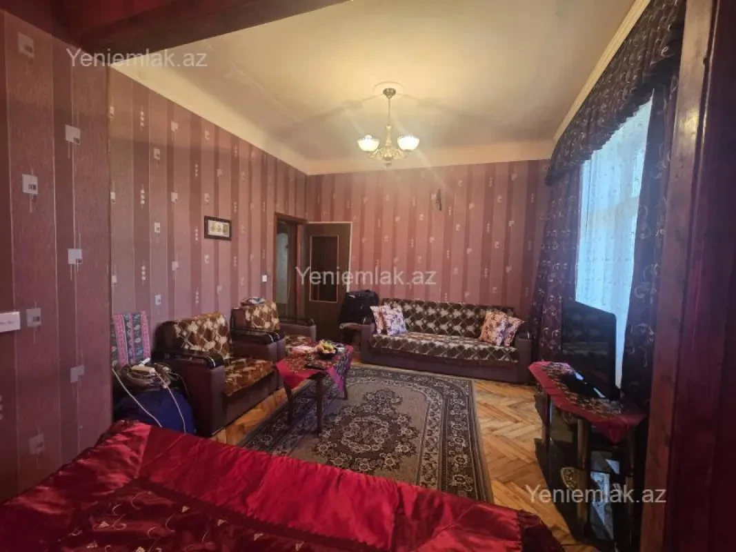 Satılır 1 otaqlı köhnə tikili 35 m²