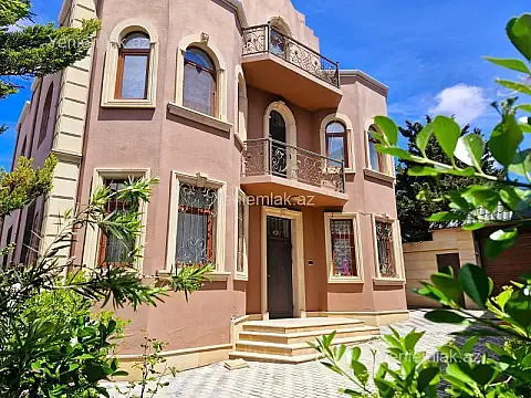 Satılır 8 otaqlı həyət evi 375 m² — Bakı, Nizami 8 otaq 375.00 m²