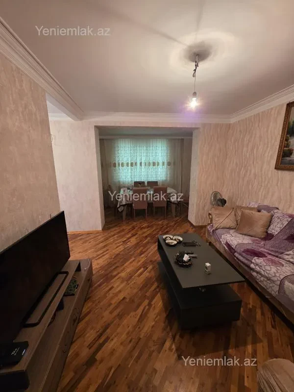 Satılır 2 otaqlı köhnə tikili 52 m²