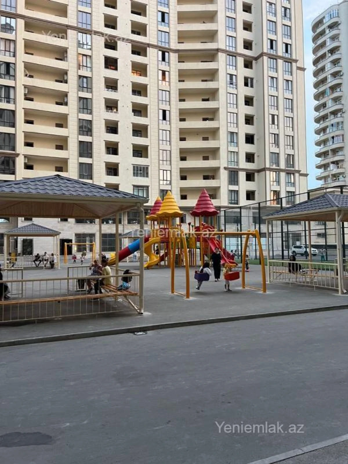 Satılır 3 otaqlı yeni tikili 150 m²