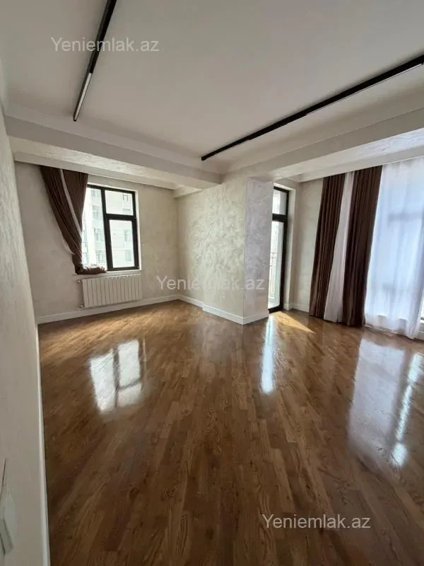Satılır 3 otaqlı yeni tikili 110 m²