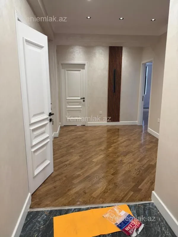 Satılır 3 otaqlı yeni tikili 110 m²
