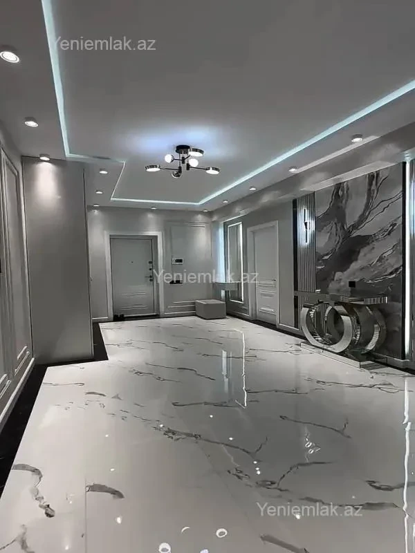 Satılır 3 otaqlı yeni tikili 137 m²