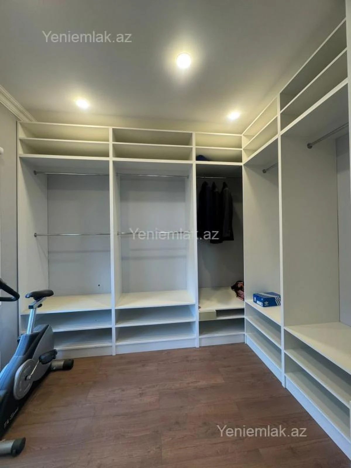 Satılır 6 otaqlı həyət evi 400 m²