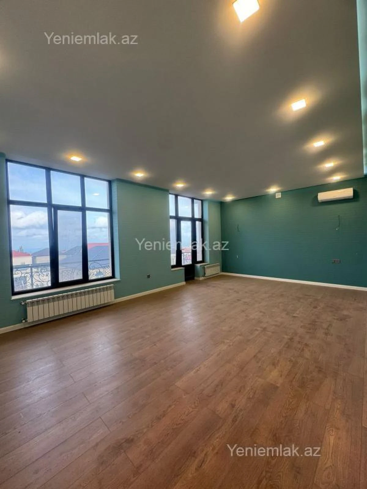Satılır 6 otaqlı həyət evi 400 m²