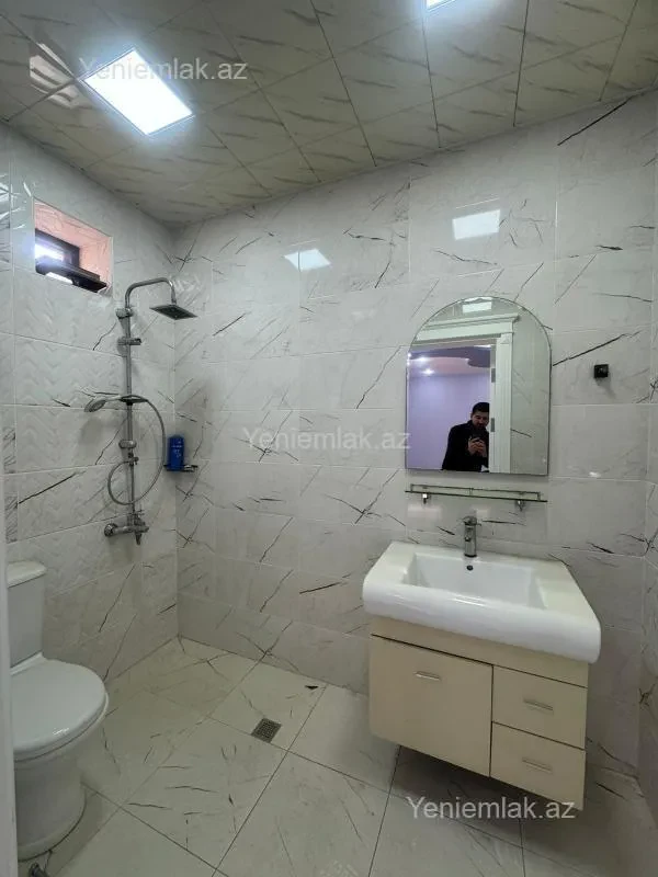 Satılır 6 otaqlı həyət evi 400 m²