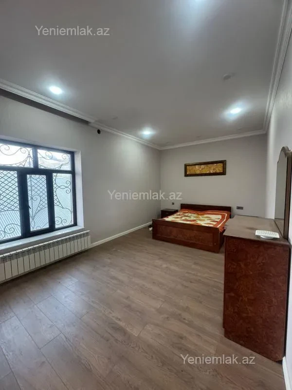 Satılır 6 otaqlı həyət evi 400 m²
