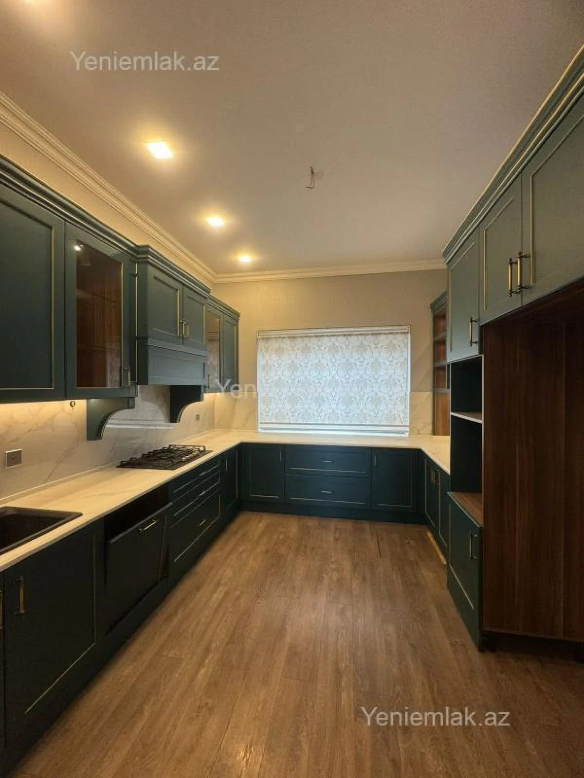 Satılır 6 otaqlı həyət evi 400 m²