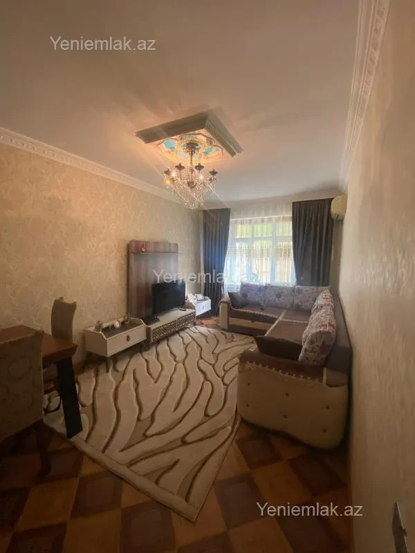 Satılır 2 otaqlı köhnə tikili 60 m²