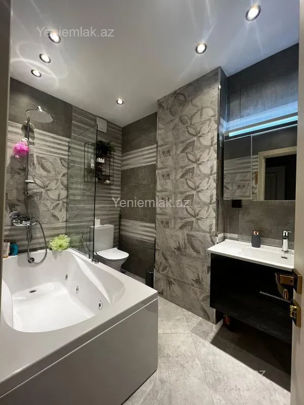 Satılır 3 otaqlı yeni tikili 145 m²