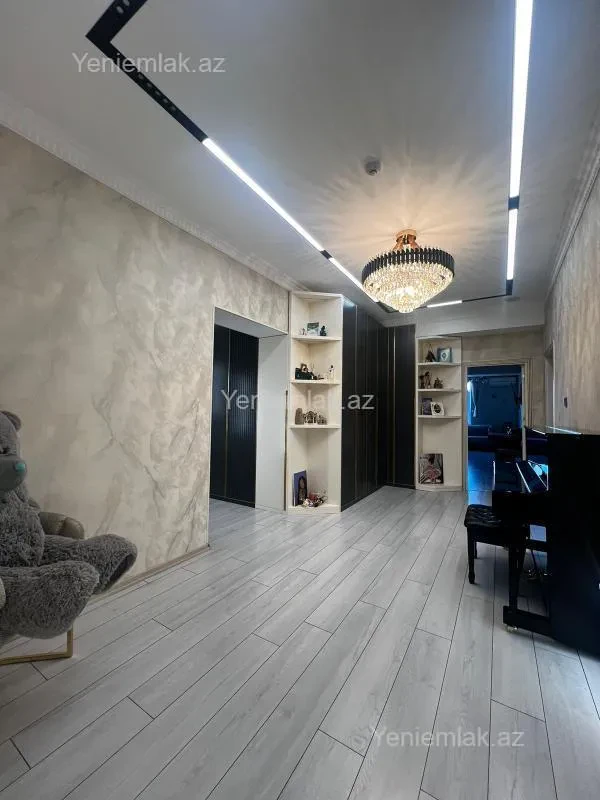 Satılır 3 otaqlı yeni tikili 145 m²