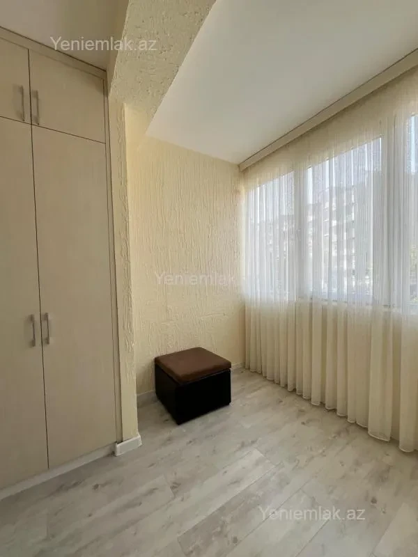 Satılır 2 otaqlı yeni tikili 70 m²