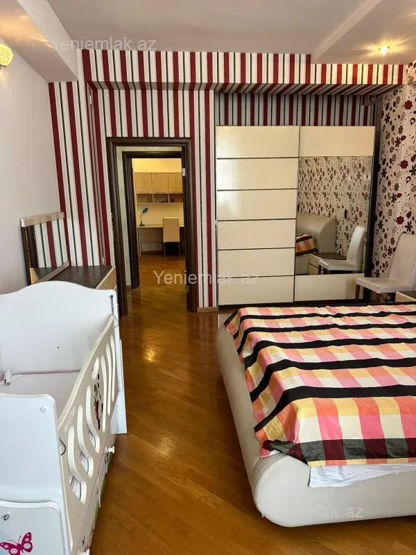 Satılır 4 otaqlı yeni tikili 136 m²