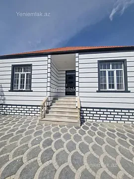 Satılır 4 otaqlı həyət evi 121 m²