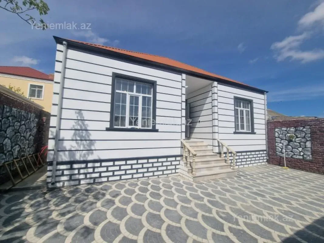 Satılır 4 otaqlı həyət evi 121 m²