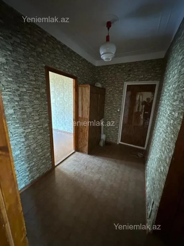 Satılır 3 otaqlı köhnə tikili 80 m²