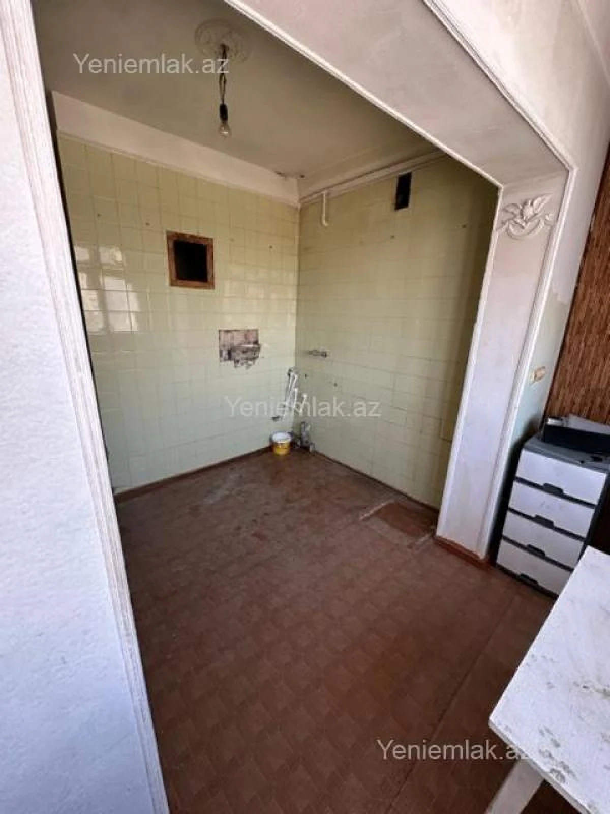 Satılır 3 otaqlı köhnə tikili 80 m²