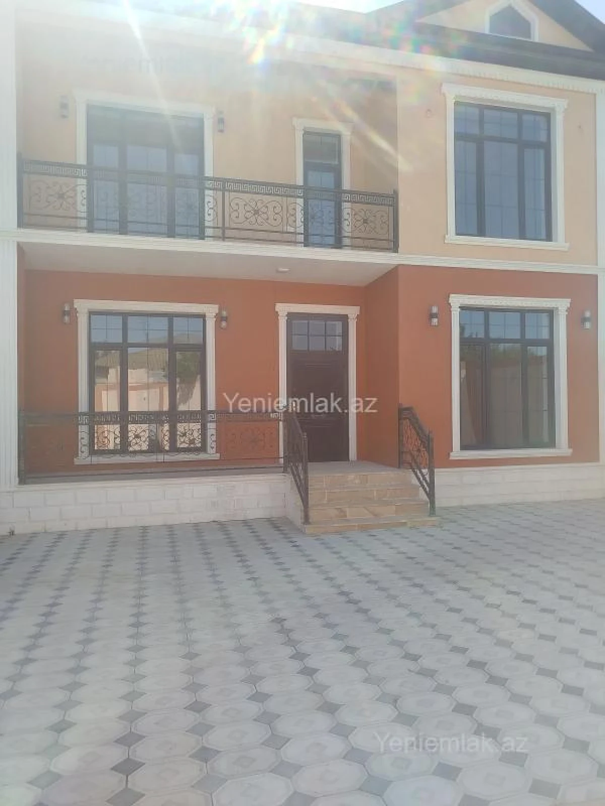 Satılır 7 otaqlı həyət evi 237 m²