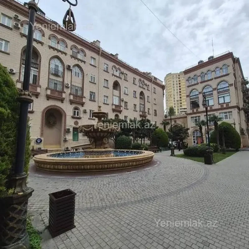 Satılır 3 otaqlı köhnə tikili 60 m²