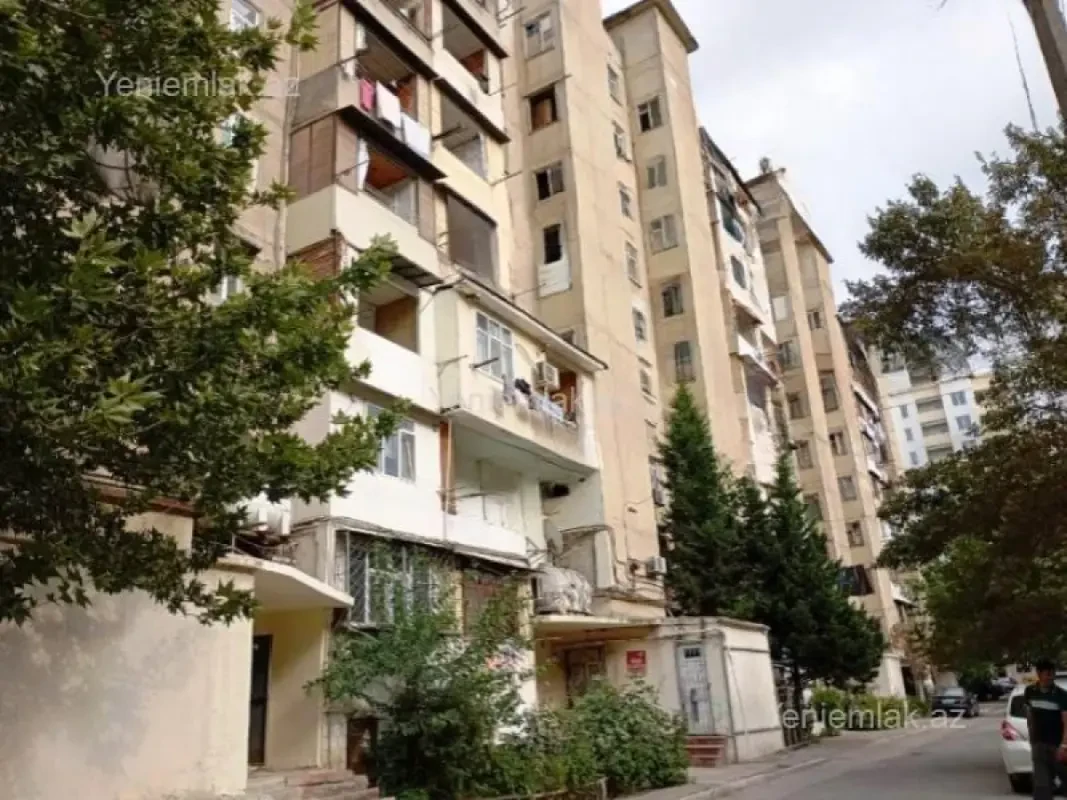 Satılır 2 otaqlı köhnə tikili 60 m²