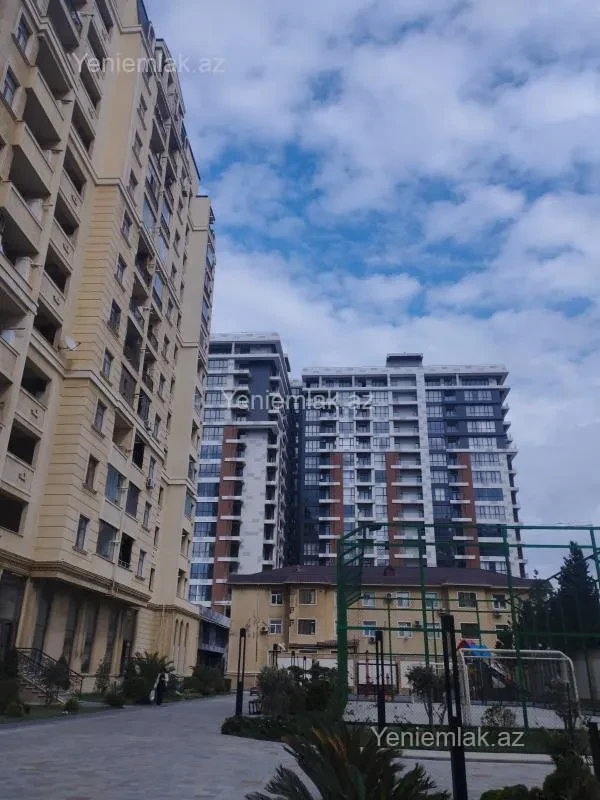 Satılır 3 otaqlı yeni tikili 127 m²