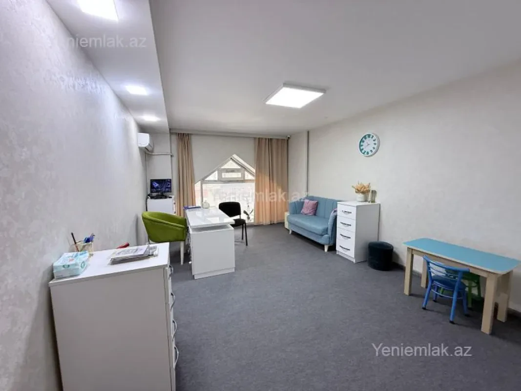 Satılır 6 otaqlı ofis 176.2 m²