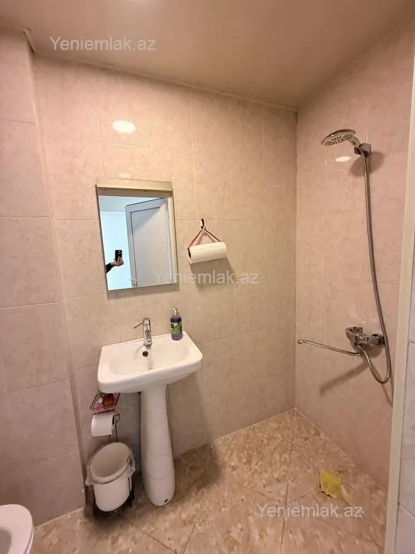 Satılır 6 otaqlı ofis 176.2 m²