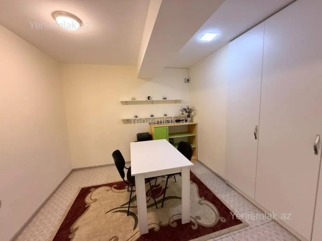 Satılır 6 otaqlı ofis 176.2 m²