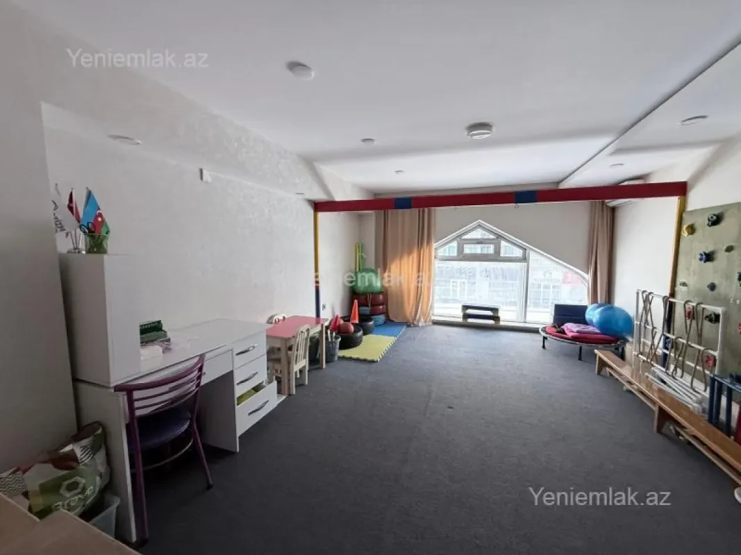 Satılır 6 otaqlı ofis 176.2 m²