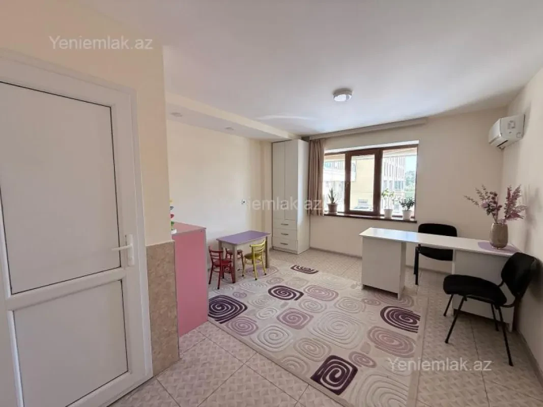 Satılır 6 otaqlı ofis 176.2 m²