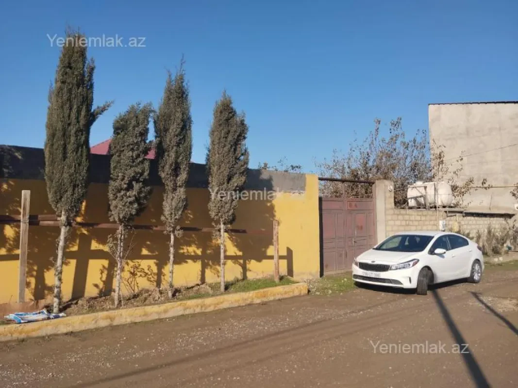 Satılır 3 otaqlı həyət evi 100 m²