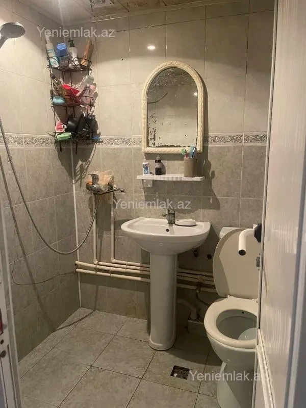 Satılır 3 otaqlı köhnə tikili 74 m²