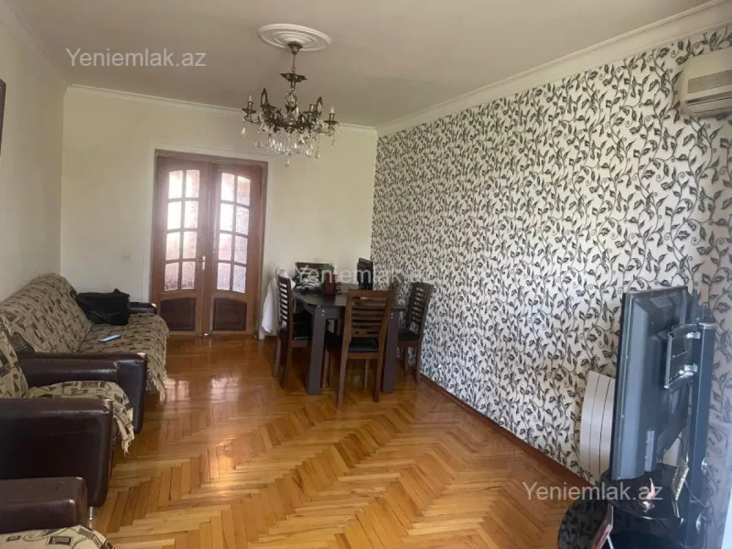 Satılır 3 otaqlı köhnə tikili 74 m²