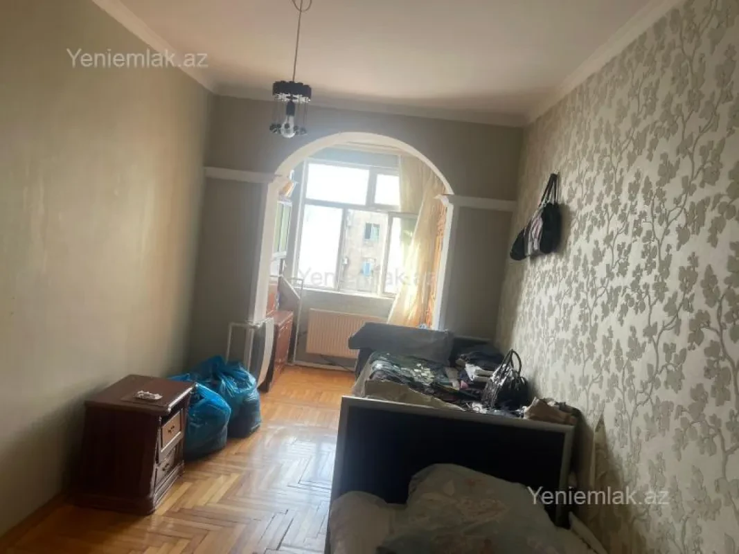 Satılır 3 otaqlı köhnə tikili 74 m²