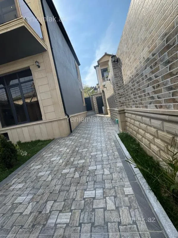 Satılır 5 otaqlı həyət evi 200 m²