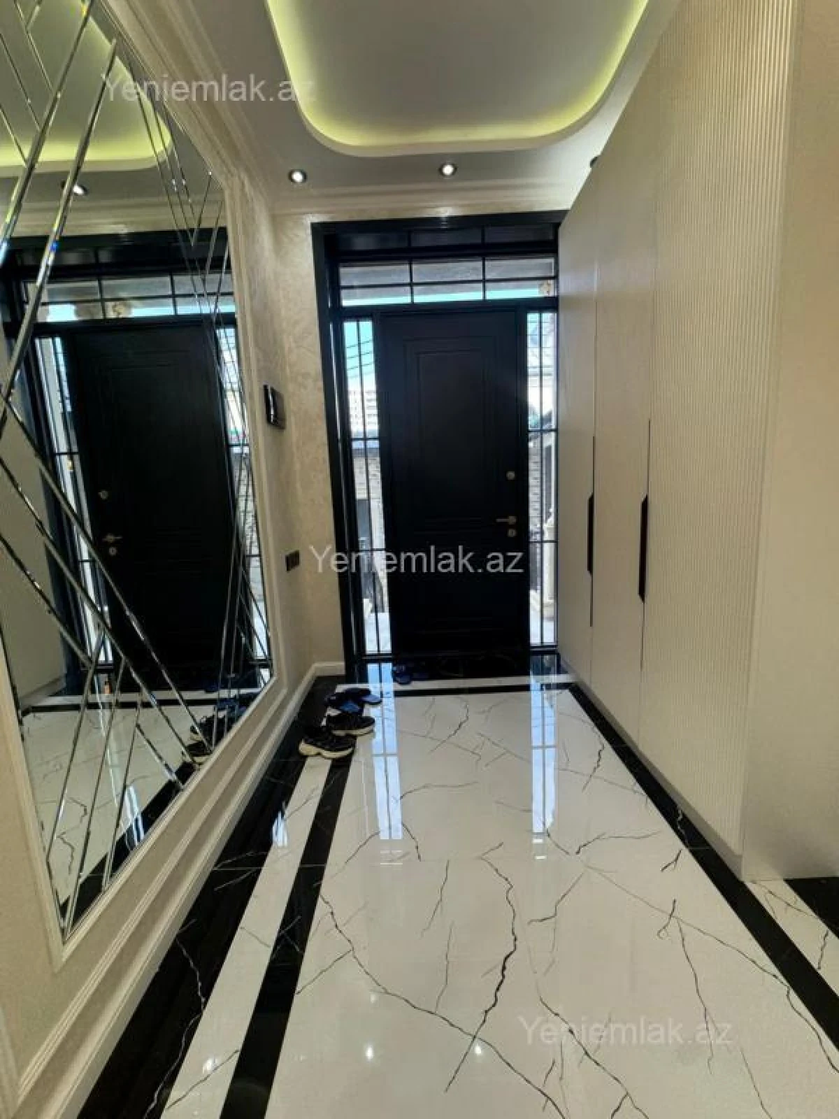 Satılır 5 otaqlı həyət evi 200 m²