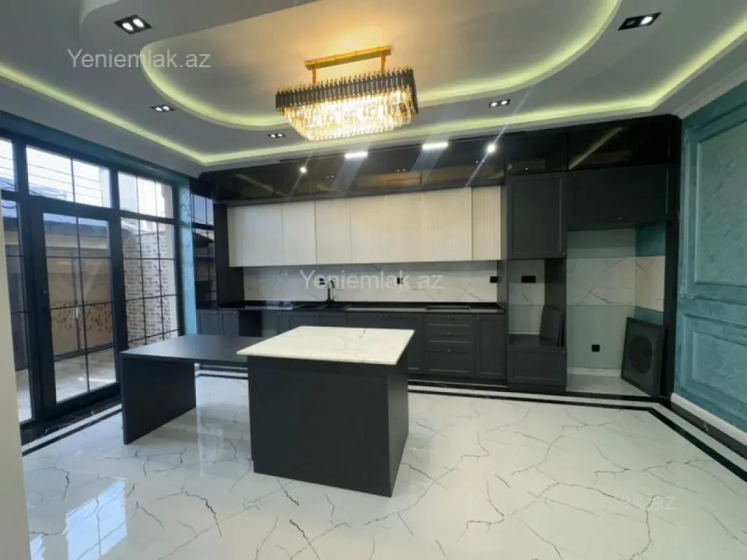 Satılır 5 otaqlı həyət evi 200 m²