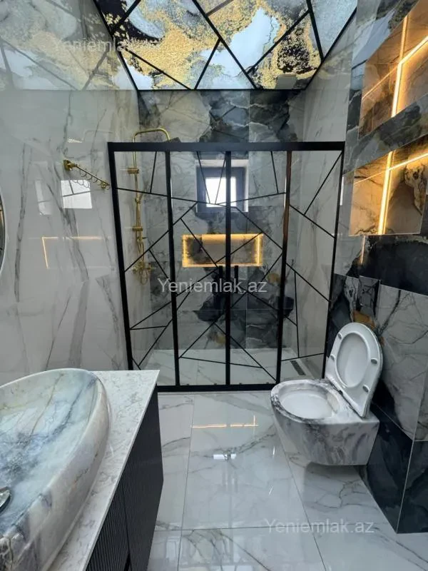 Satılır 5 otaqlı həyət evi 200 m²