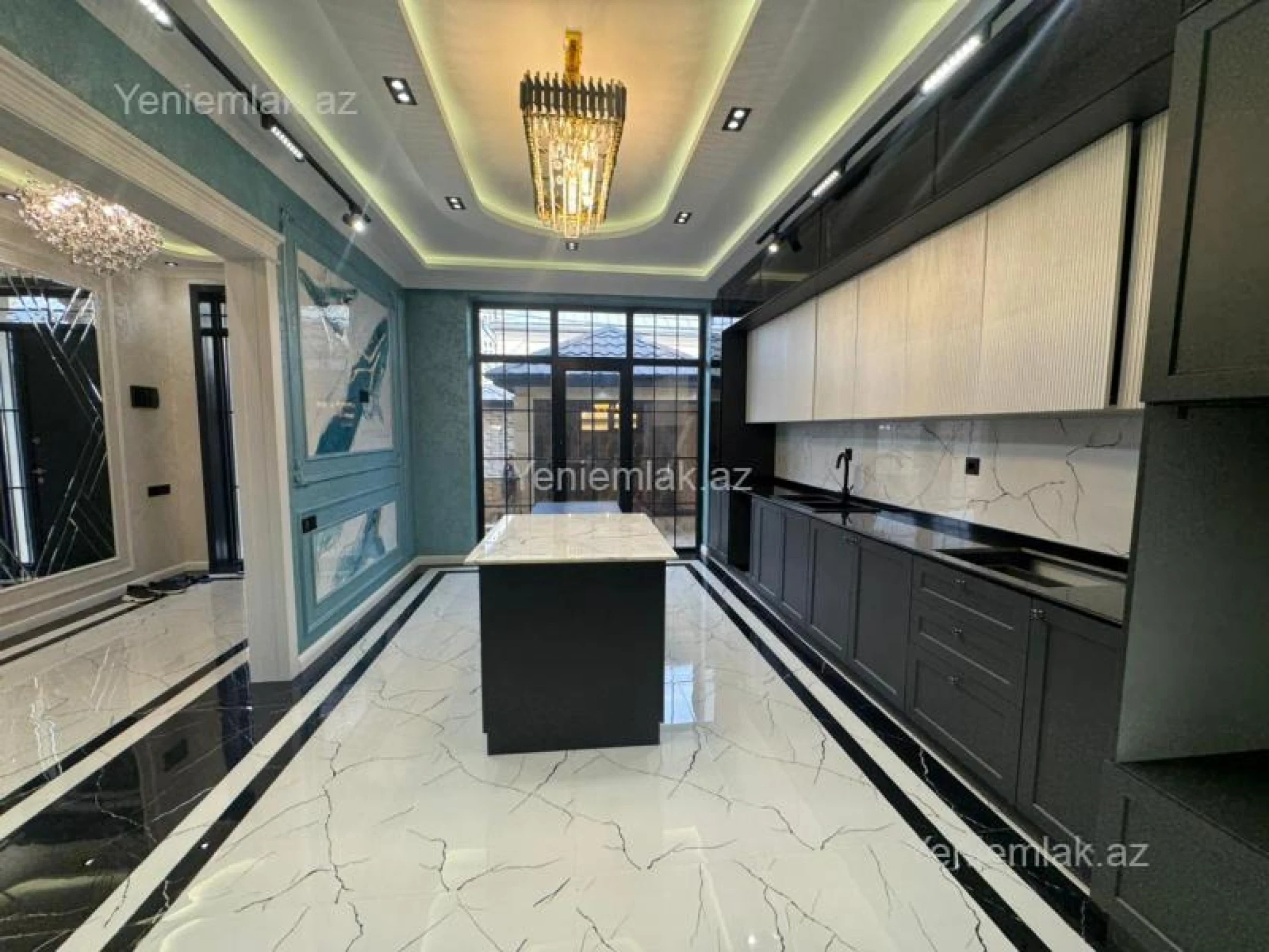 Satılır 5 otaqlı həyət evi 200 m²