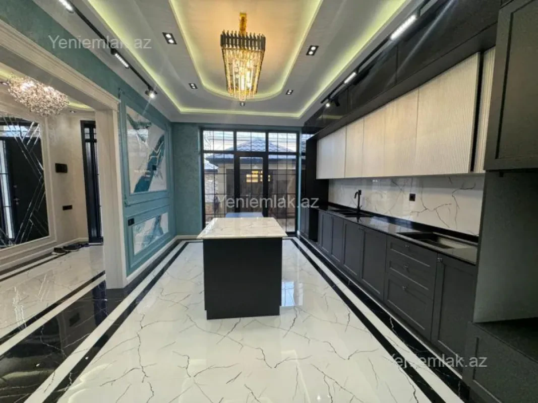 Satılır 5 otaqlı həyət evi 200 m²