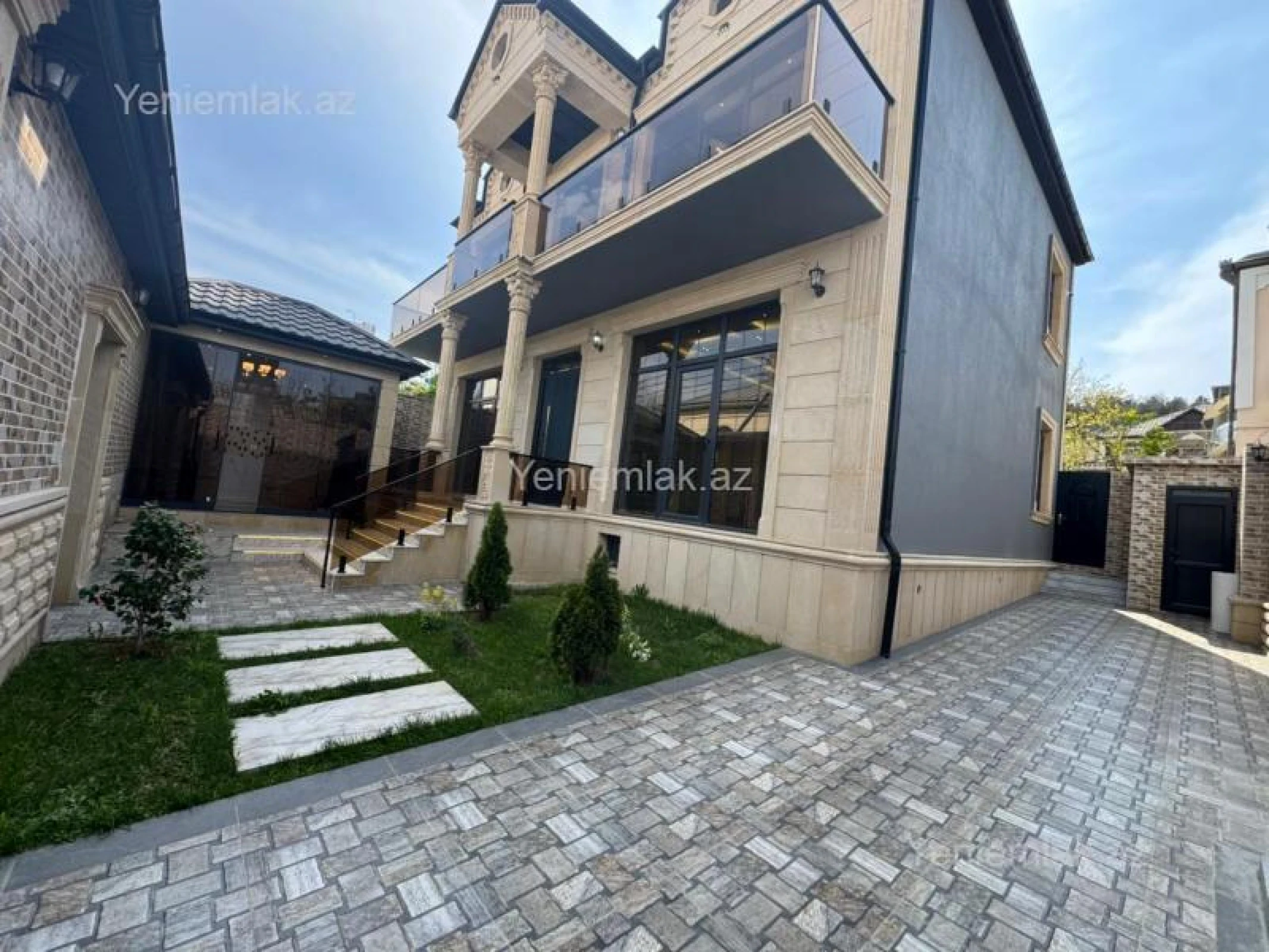 Satılır 5 otaqlı həyət evi 200 m²