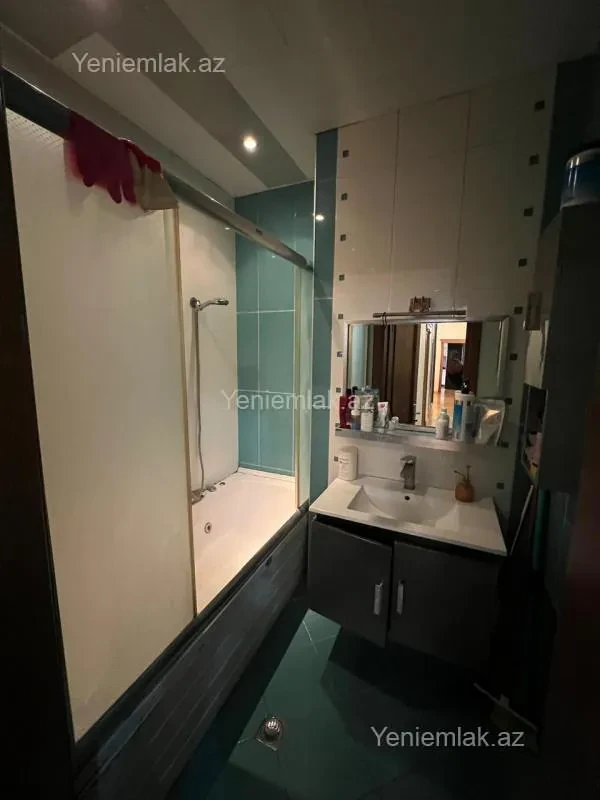Satılır 3 otaqlı yeni tikili 132 m²
