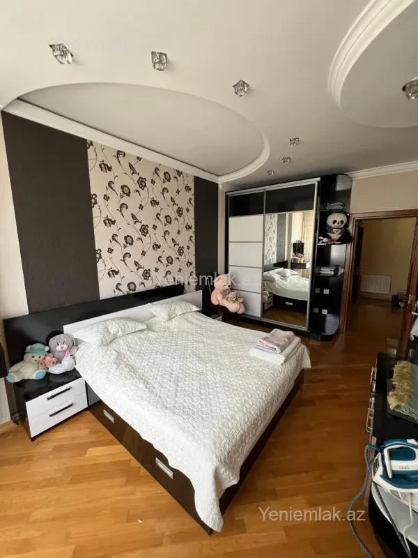 Satılır 3 otaqlı yeni tikili 132 m²