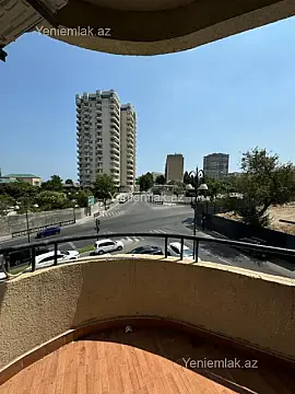 Satılır 4 otaqlı yeni tikili 180 m²